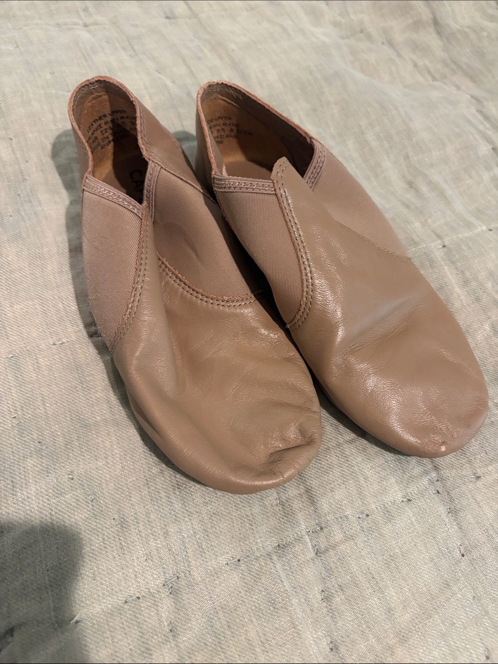 Capezio 7 Leather Slip-On Dance Shoes jazz
